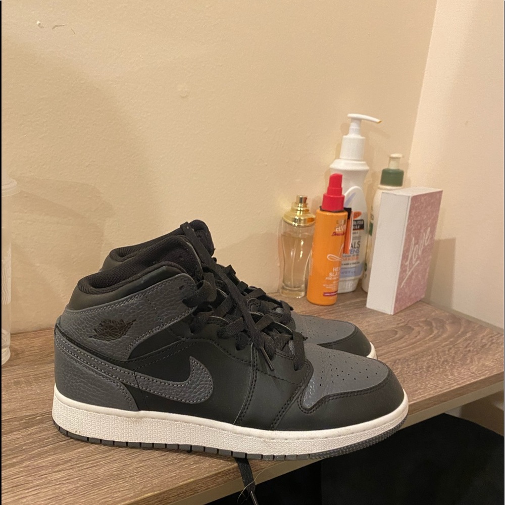 Boys nike air jordans